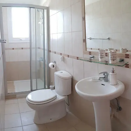 Natasha Court Apartment *